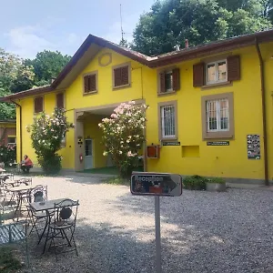 Albergue New Generation, Como
